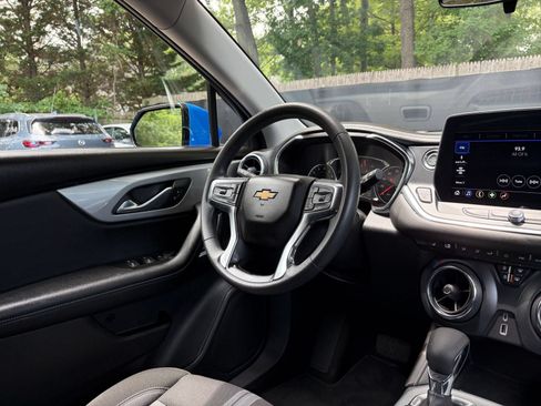 Used 2025 Chevrolet Blazer LT FWD image 35