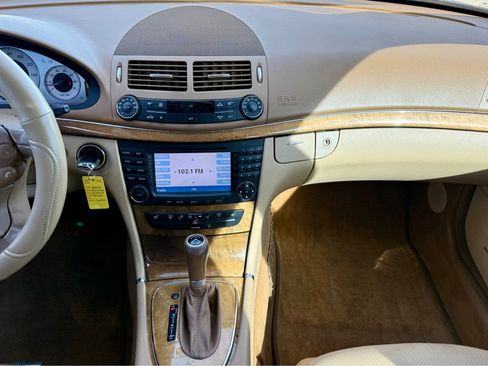 Used 2008 Mercedes-Benz E 350 Luxury image 11