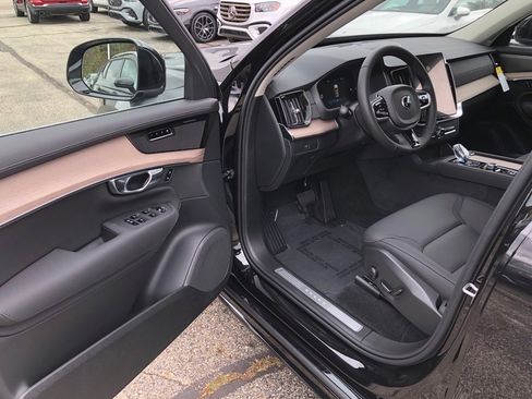 New 2026 Volvo XC90 B6 Plus w/ Protection Package Premier image 10