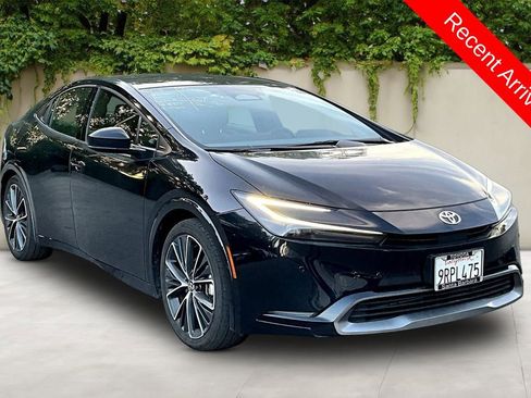 Used 2024 Toyota Prius XLE image 1