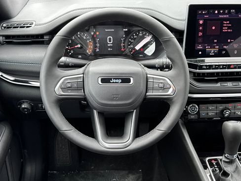 New 2026 Jeep Compass Latitude image 13