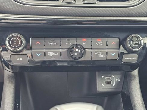 Used 2026 Jeep Compass Limited AWD/4WD image 26
