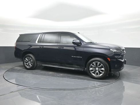 Used 2021 Chevrolet Suburban LT w/ Rear Media and Nav Package image 11