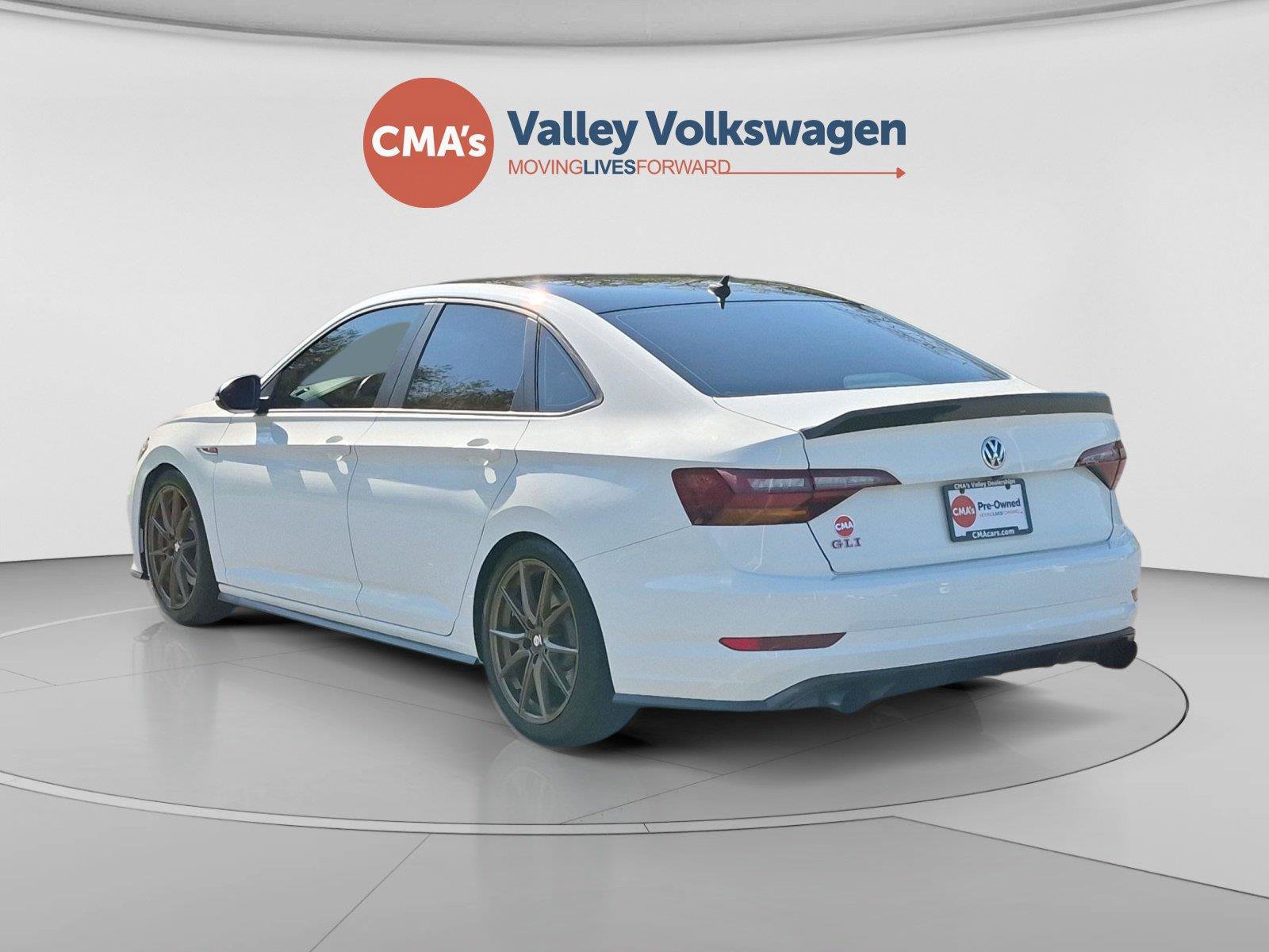 Used 2019 Volkswagen Jetta GLI FWD image 3