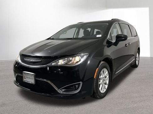 Used 2020 Chrysler Pacifica Touring-L image 1