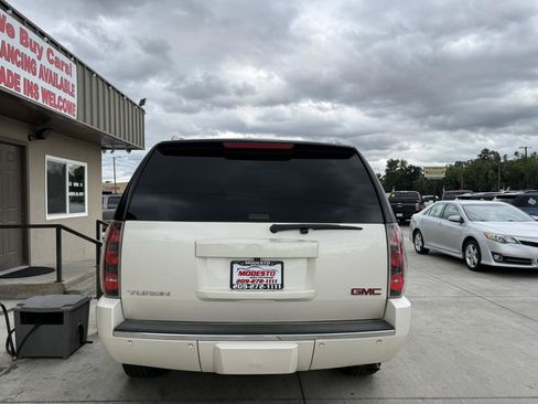 Used 2013 GMC Yukon Denali AWD/4WD image 4
