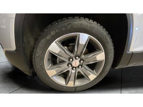 Used 2018 GMC Acadia SLT image 22