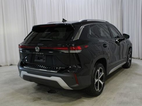 New 2026 Volkswagen Tiguan SE AWD/4WD image 25