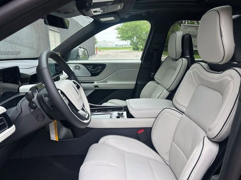 New 2026 Lincoln Aviator Black Label AWD/4WD image 11