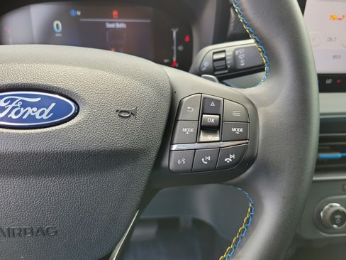 Used 2026 Ford Maverick Lobo AWD/4WD image 22