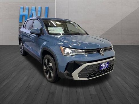 New 2026 Volkswagen Taos SE image 7