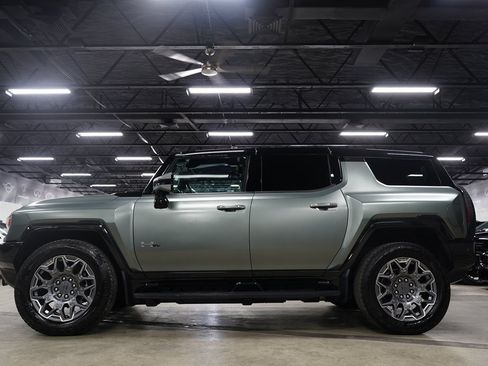 Used 2024 GMC Hummer EV 3X AWD/4WD image 2