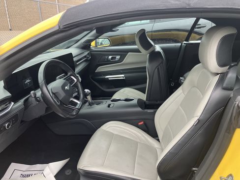 Used 2024 Ford Mustang Premium image 25