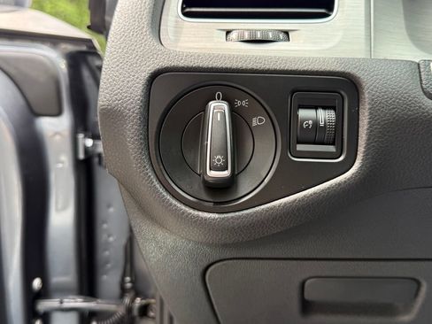Used 2015 Volkswagen Golf TDI S FWD image 19