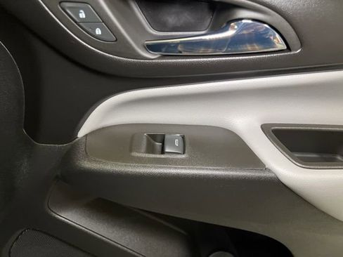 Used 2023 Chevrolet Equinox LS image 54