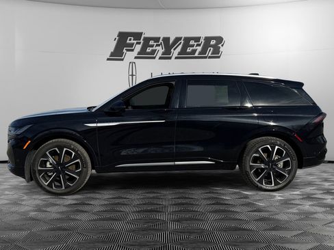 Used 2024 Lincoln Nautilus Reserve w/ Equipment Group 203A image 2