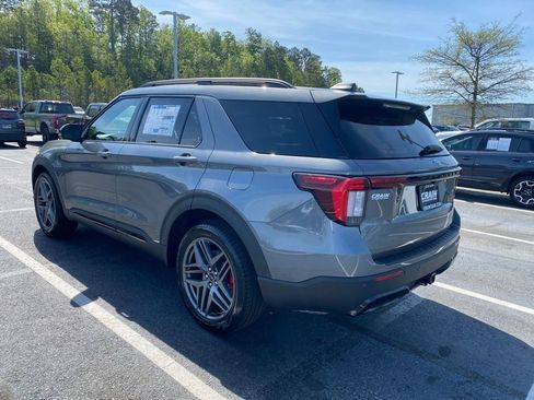 New 2026 Ford Explorer ST-Line w/ ST-Line Street Pack RWD image 5