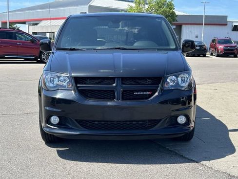 Used 2018 Dodge Grand Caravan GT FWD image 2