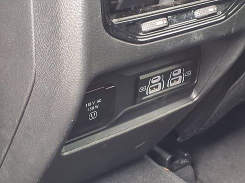 Used 2025 Jeep Grand Cherokee Altitude AWD/4WD image 17