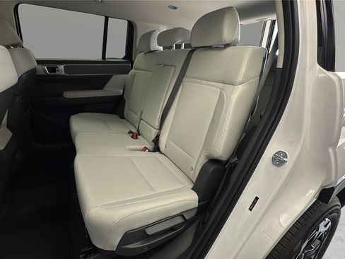 New 2026 Hyundai Santa Fe SE FWD image 11