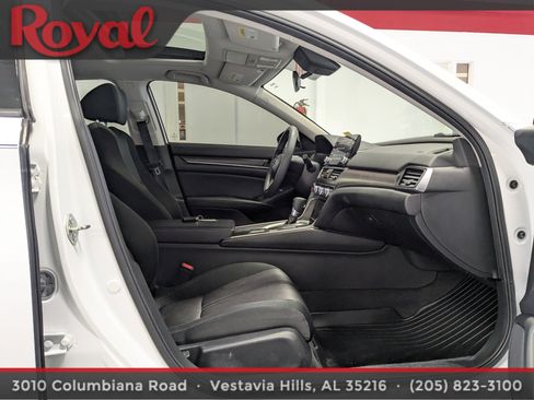 Used 2018 Honda Accord EX image 8