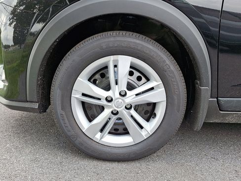 New 2025 Nissan Kicks Play S image 4