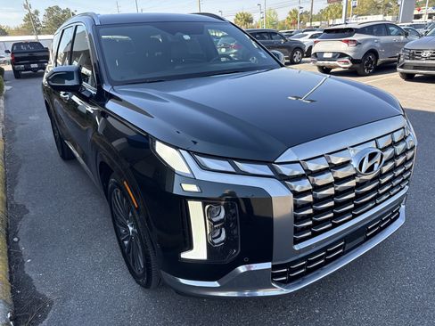 Used 2024 Hyundai Palisade Calligraphy image 5
