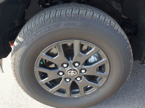 Used 2025 Toyota 4Runner SR5 image 23