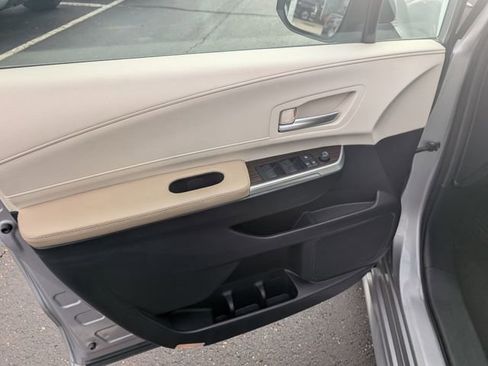 Used 2024 Toyota Sienna XLE w/ XLE Plus Package image 12