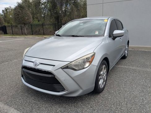 Used 2017 Toyota Yaris iA image 2