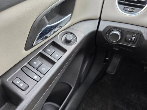 Used 2016 Chevrolet Cruze LT FWD image 19