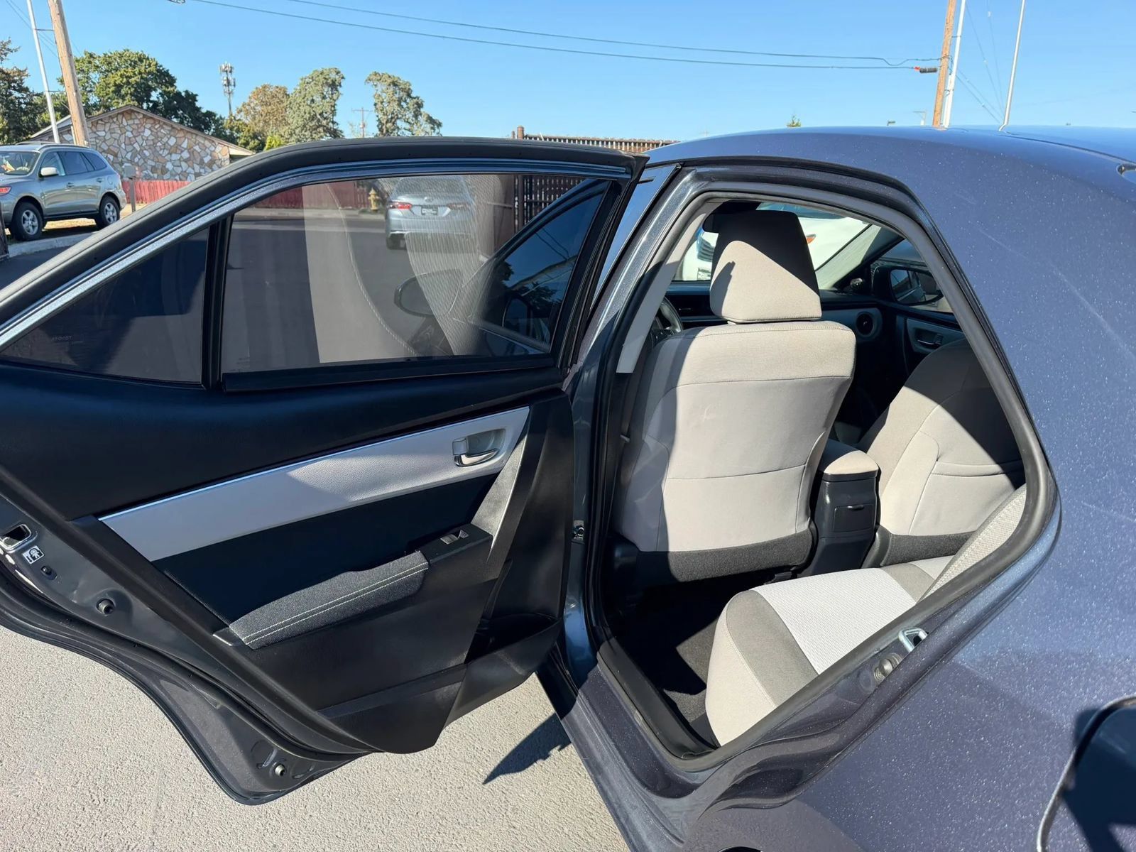 Used 2017 Toyota Corolla LE FWD image 10