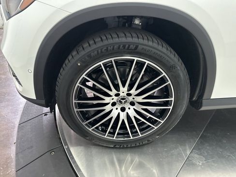 New 2026 Mercedes-Benz GLC 300 image 32