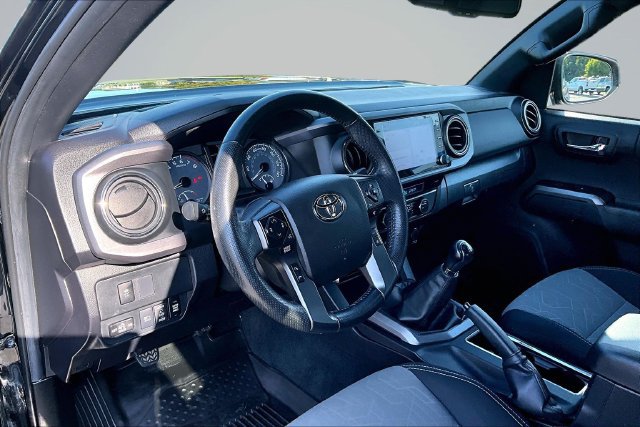 Used 2023 Toyota Tacoma TRD Off-Road AWD/4WD image 18