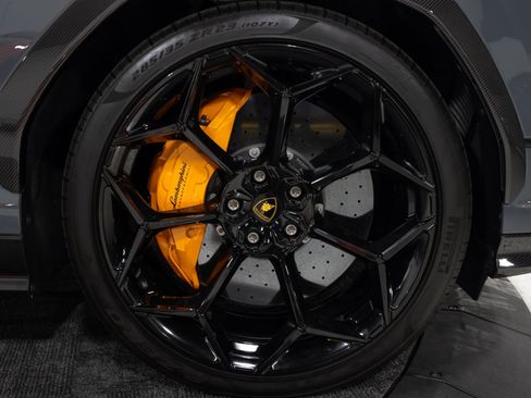 Used 2024 Lamborghini Urus Performante AWD/4WD image 36