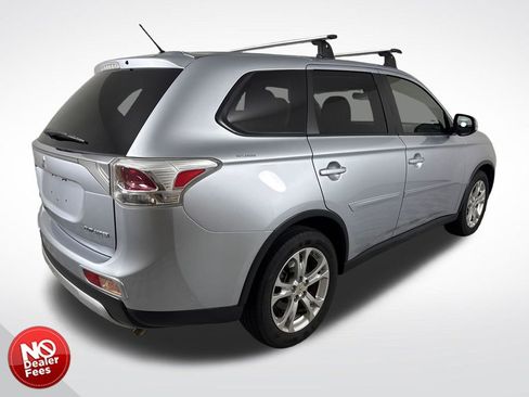 Used 2015 Mitsubishi Outlander SE AWD/4WD image 3