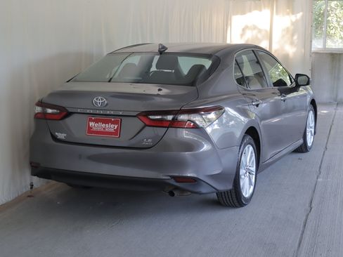Used 2024 Toyota Camry LE AWD/4WD image 6