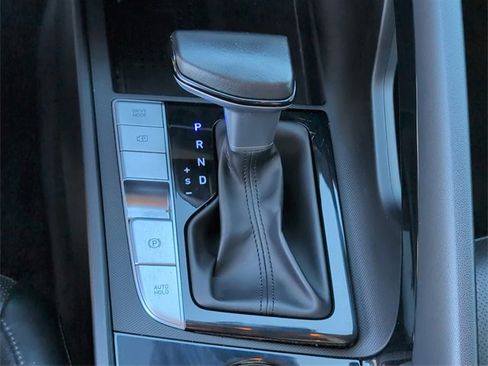 Used 2022 Hyundai Elantra Limited w/ Cargo Package image 21