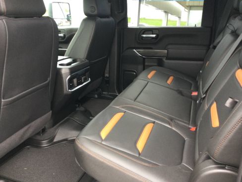 Used 2022 GMC Sierra 3500 AT4 w/ AT4 Preferred Package AWD/4WD image 17