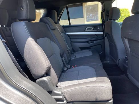 Used 2017 Ford Explorer XLT w/ Equipment Group 201A FWD image 28