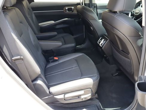 Used 2023 Kia Sorento EX FWD image 18