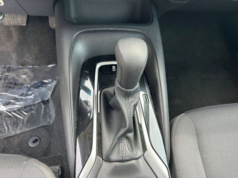 Used 2025 Toyota Corolla LE FWD image 36