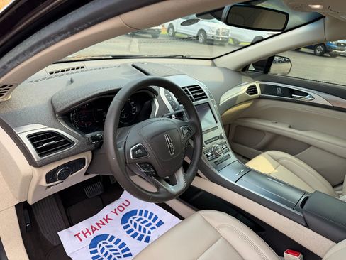 Used 2020 Lincoln MKZ FWD image 30