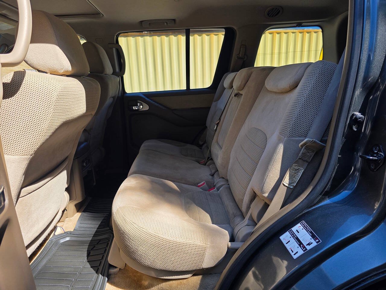 Used 2005 Nissan Pathfinder SE w/ (P01) Se Premium Pkg RWD image 25