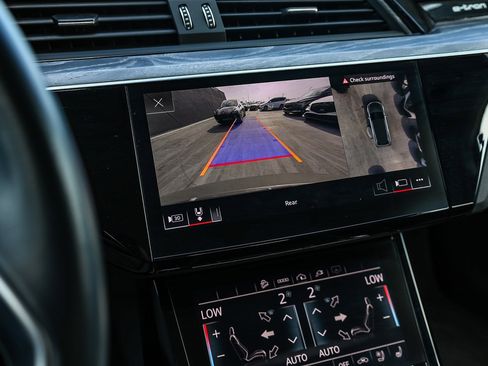 Used 2024 Audi Q8 e-tron Premium Plus w/ Premium Plus Package image 26