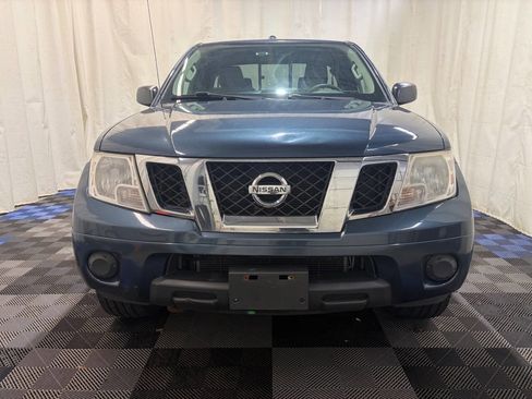 Used 2014 Nissan Frontier SV image 3
