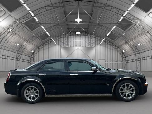 Used 2005 Chrysler 300 C image 6