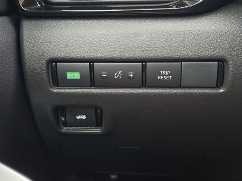 Certified 2025 Nissan Sentra SR w/ SR Premium Package FWD image 22