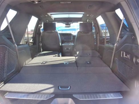 Used 2024 GMC Yukon Denali w/ Advanced Technology Package image 37