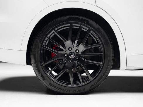 Used 2022 Maserati Levante GT AWD/4WD image 40